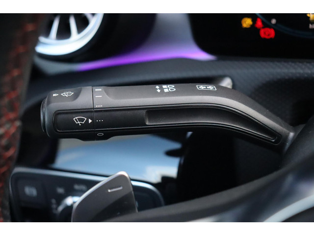 Mercedes-Benz CLA 180 Business Solution AMG * Pano * Sfeerverlichting * Widescreen * Stoelverwarming * Multi Beam *