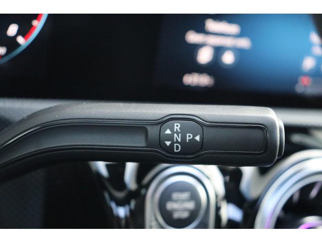 Mercedes-Benz CLA 180 Business Solution AMG * Pano * Sfeerverlichting * Widescreen * Stoelverwarming * Multi Beam *