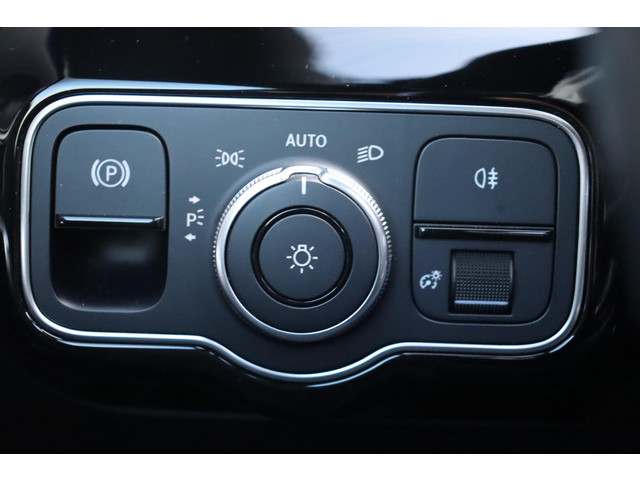 Mercedes-Benz CLA 180 Business Solution AMG * Pano * Sfeerverlichting * Widescreen * Stoelverwarming * Multi Beam *