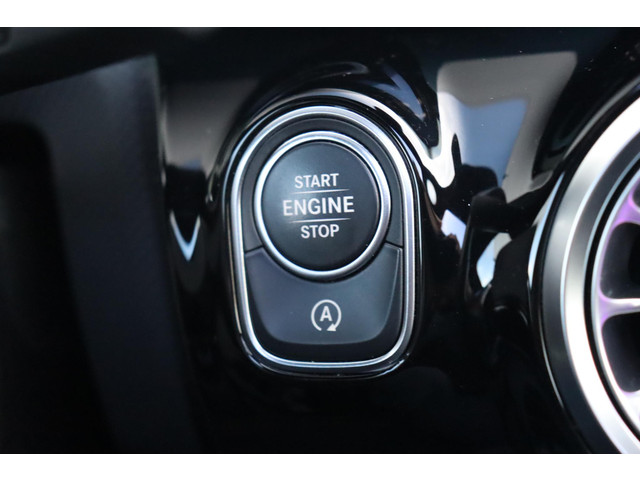Mercedes-Benz CLA 180 Business Solution AMG * Pano * Sfeerverlichting * Widescreen * Stoelverwarming * Multi Beam *