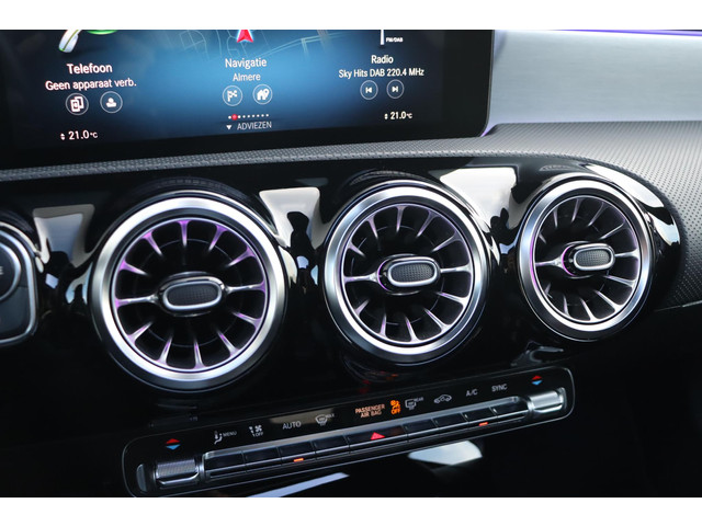 Mercedes-Benz CLA 180 Business Solution AMG * Pano * Sfeerverlichting * Widescreen * Stoelverwarming * Multi Beam *