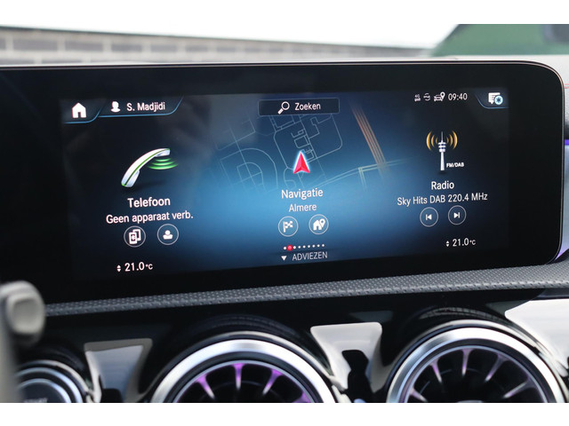 Mercedes-Benz CLA 180 Business Solution AMG * Pano * Sfeerverlichting * Widescreen * Stoelverwarming * Multi Beam *