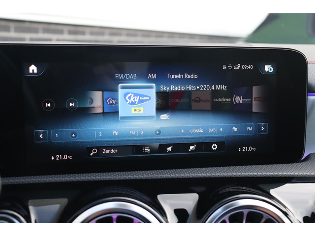 Mercedes-Benz CLA 180 Business Solution AMG * Pano * Sfeerverlichting * Widescreen * Stoelverwarming * Multi Beam *