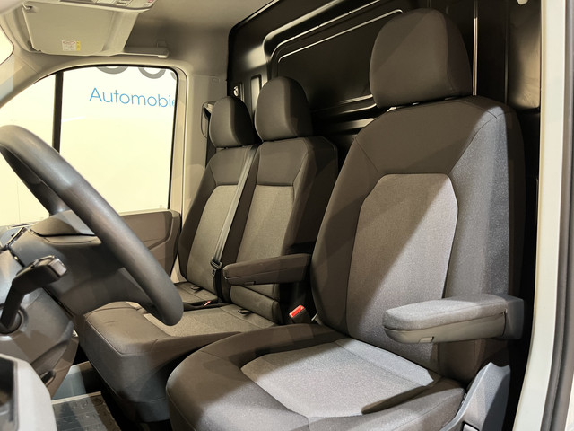 Volkswagen Crafter 2.0 TDI L3H2 140 PK DSG Automaat Euro 6 Airco Cruise Control Camera CarPlay 3-Zits 18.500 KM !!