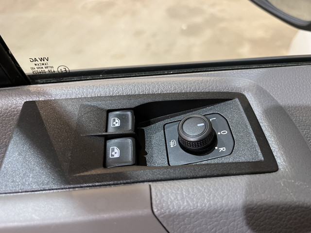 Volkswagen Crafter 2.0 TDI L3H2 140 PK DSG Automaat Euro 6 Airco Cruise Control Camera CarPlay 3-Zits 18.500 KM !!