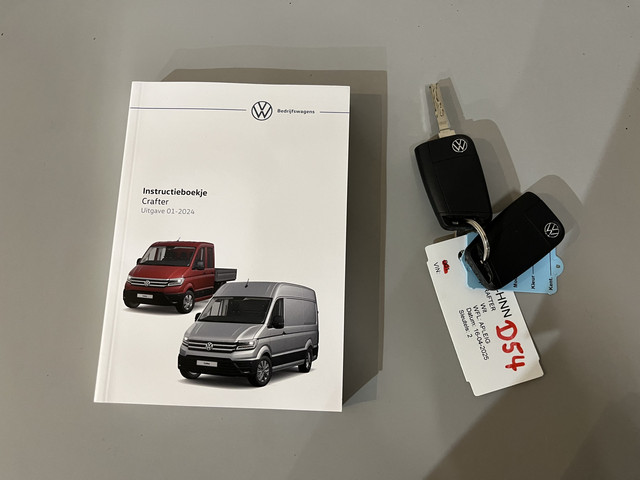 Volkswagen Crafter 2.0 TDI L3H2 140 PK DSG Automaat Euro 6 Airco Cruise Control Camera CarPlay 3-Zits 18.500 KM !!