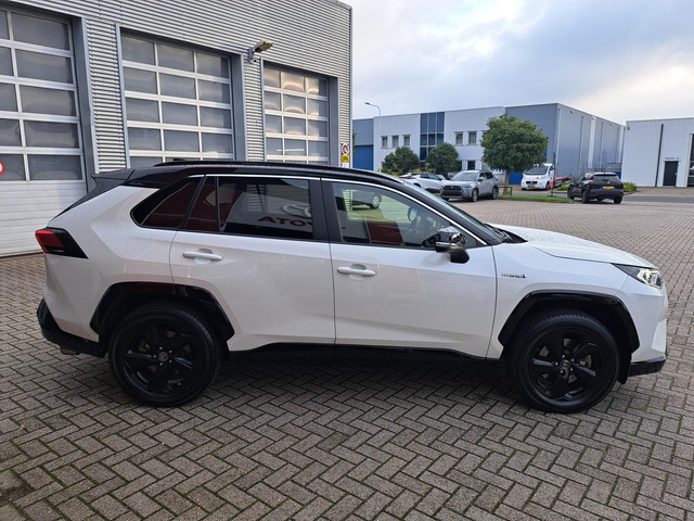 toyota-rav4-2.5-hybrid-awd-bi-tone-trekhaak-1650kg-trekgewicht-pdc-stuur-en-stoelverwarming