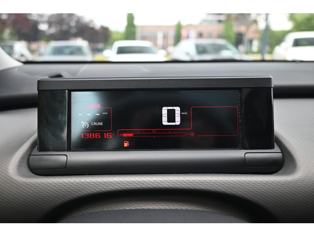 Citroen C4 Cactus 1.2 PureTech Business Plus Pano Stoelverw. DAB Navi Autom. airco