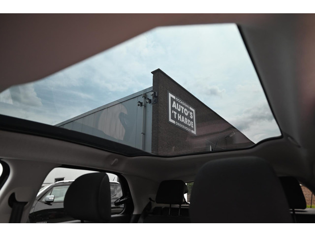 Citroen C4 Cactus 1.2 PureTech Business Plus Pano Stoelverw. DAB Navi Autom. airco