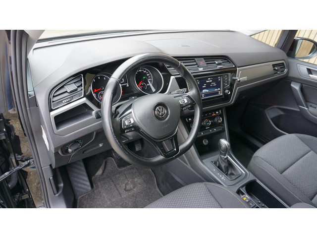Volkswagen Touran 1.4 TSI 150pk Comfortline Business DSG 7-Zits LED Elek.Trekhaak Clima Navi App-Connect Adaptive Cruise Control 17inch LM *Comple