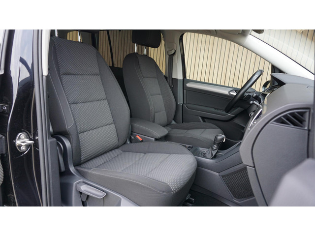 Volkswagen Touran 1.4 TSI 150pk Comfortline Business DSG 7-Zits LED Elek.Trekhaak Clima Navi App-Connect Adaptive Cruise Control 17inch LM *Comple