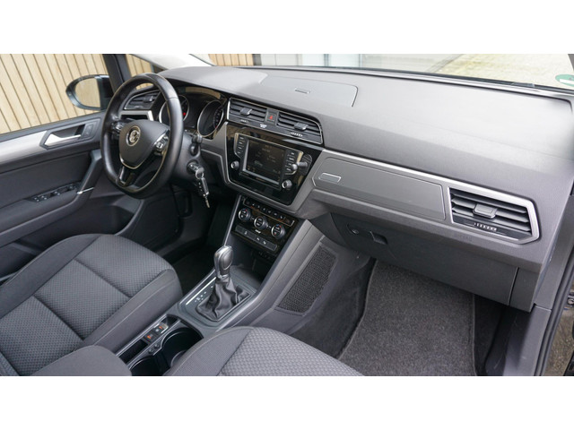 Volkswagen Touran 1.4 TSI 150pk Comfortline Business DSG 7-Zits LED Elek.Trekhaak Clima Navi App-Connect Adaptive Cruise Control 17inch LM *Comple