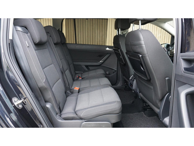 Volkswagen Touran 1.4 TSI 150pk Comfortline Business DSG 7-Zits LED Elek.Trekhaak Clima Navi App-Connect Adaptive Cruise Control 17inch LM *Comple