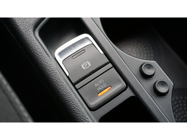 Volkswagen Touran 1.4 TSI 150pk Comfortline Business DSG 7-Zits LED Elek.Trekhaak Clima Navi App-Connect Adaptive Cruise Control 17inch LM *Comple