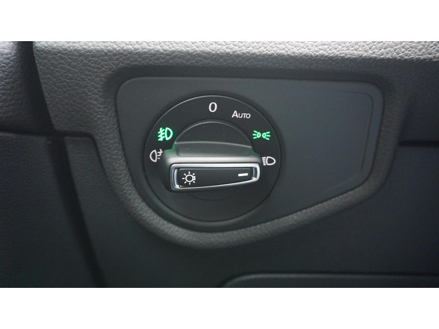 Volkswagen Touran 1.4 TSI 150pk Comfortline Business DSG 7-Zits LED Elek.Trekhaak Clima Navi App-Connect Adaptive Cruise Control 17inch LM *Comple