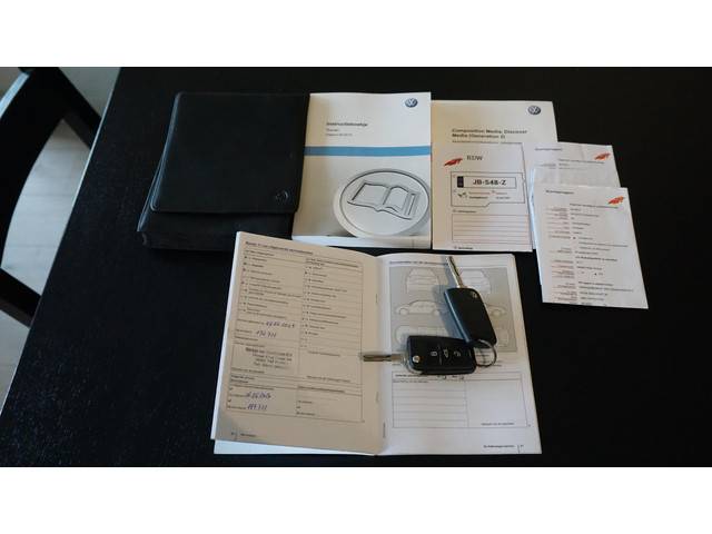 Volkswagen Touran 1.4 TSI 150pk Comfortline Business DSG 7-Zits LED Elek.Trekhaak Clima Navi App-Connect Adaptive Cruise Control 17inch LM *Comple