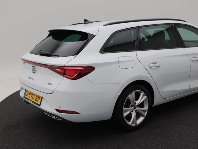 Seat Leon Sportstourer 1.0 eTSi 110 Pk Automaat FR Business | LED | Virtual Cockpit | Navigatie | Climate | Lane Assist | PDC achter | 17