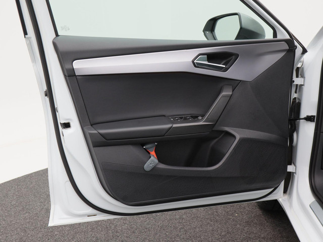 Seat Leon Sportstourer 1.0 eTSi 110 Pk Automaat FR Business | LED | Virtual Cockpit | Navigatie | Climate | Lane Assist | PDC achter | 17