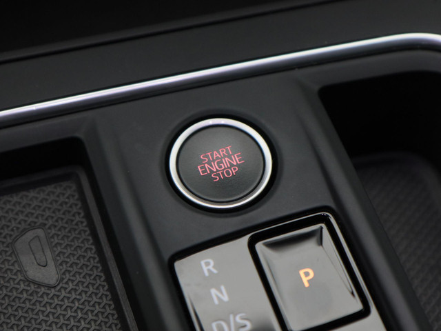 Seat Leon Sportstourer 1.0 eTSi 110 Pk Automaat FR Business | LED | Virtual Cockpit | Navigatie | Climate | Lane Assist | PDC achter | 17