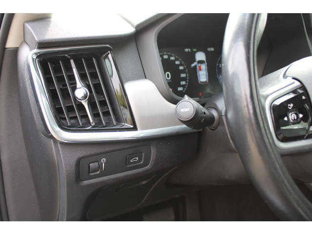 Volvo V90 2.0 T4 Momentum , Automaat, Leder, Trekhaak, Dakrails, Navi, Stoel Stuurverwarming, Camera, Adap.Cruise, Apple Carplay & Android