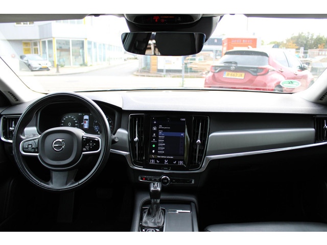 Volvo V90 2.0 T4 Momentum , Automaat, Leder, Trekhaak, Dakrails, Navi, Stoel Stuurverwarming, Camera, Adap.Cruise, Apple Carplay & Android