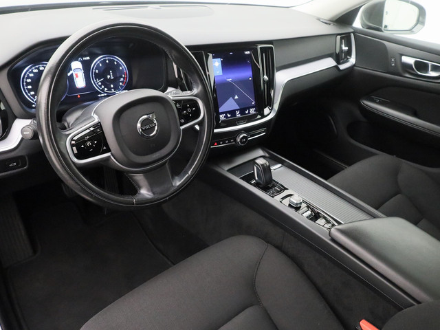 volvo-v60-2.0-b3-momentum---pano---camera---adaptive---stoel--en-stuurverw.---trekhaak