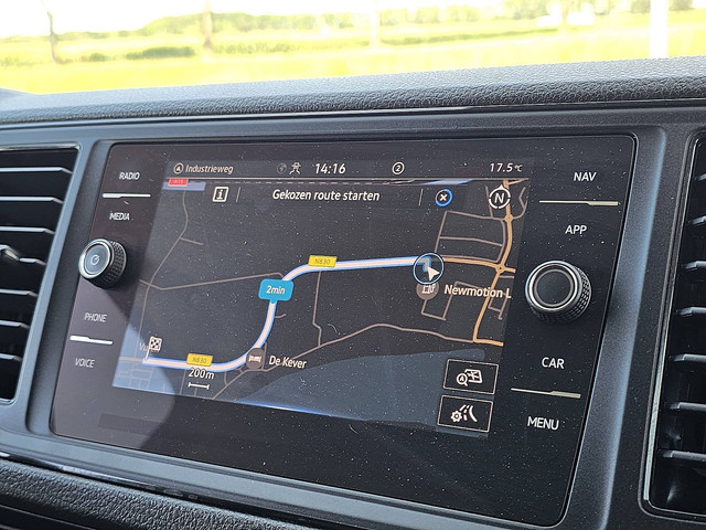 Volkswagen Crafter 35 2.0 TDI L3H2 Airco, Navi, Trekhaak, Carplay, 3 Zits, Euro6, 140 PK!