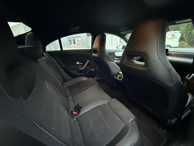 Mercedes-Benz CLA 180 Aut. Business Sol. AMG | Navi | Camera | Sport Stoelen |