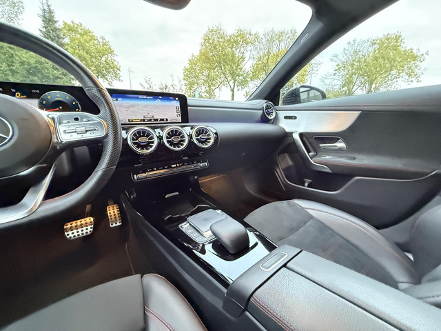 Mercedes-Benz CLA 180 Aut. Business Sol. AMG | Navi | Camera | Sport Stoelen |