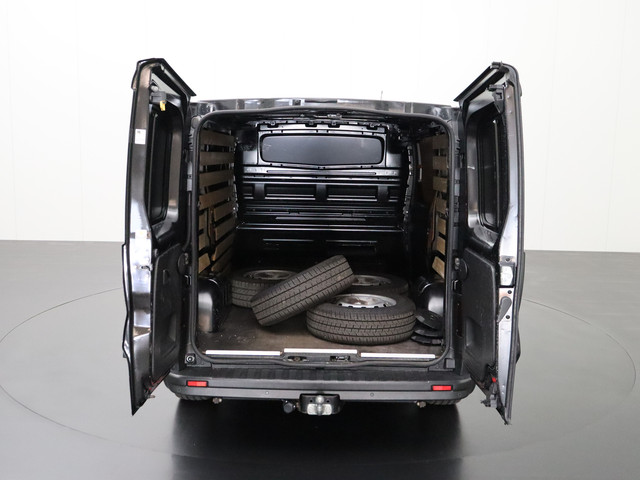 Renault Trafic 2.0DCi 120PK Black Edition | Navigatie | Airco | Cruise | 3-Persoons | Trekhaak
