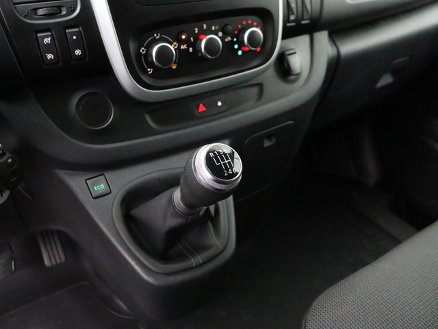 Renault Trafic 2.0DCi 120PK Black Edition | Navigatie | Airco | Cruise | 3-Persoons | Trekhaak