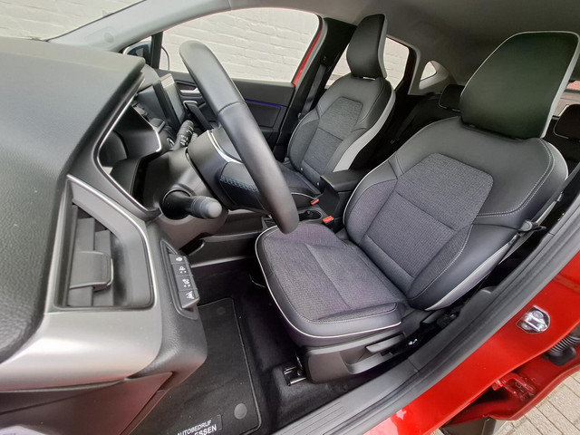 Renault Captur 1.6 E-Tech full hybrid 145 techno