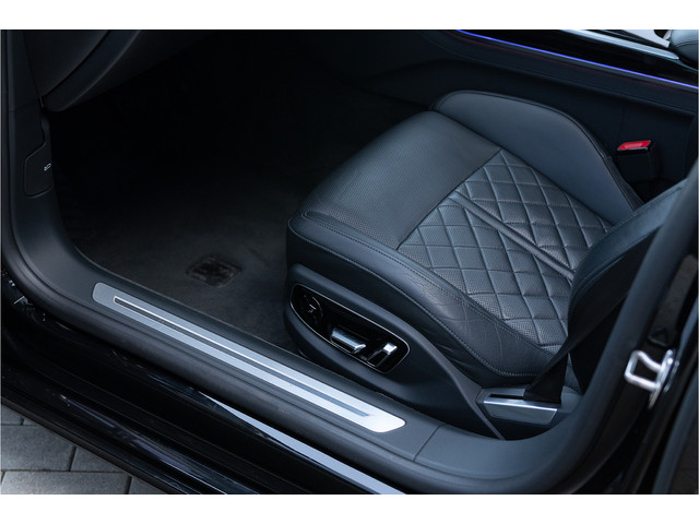 Audi A8 60 TFSI e quattro S-Line S-stoelen Pano B&O 360 Head Up Keyless Softclose Matrix Massage ACC