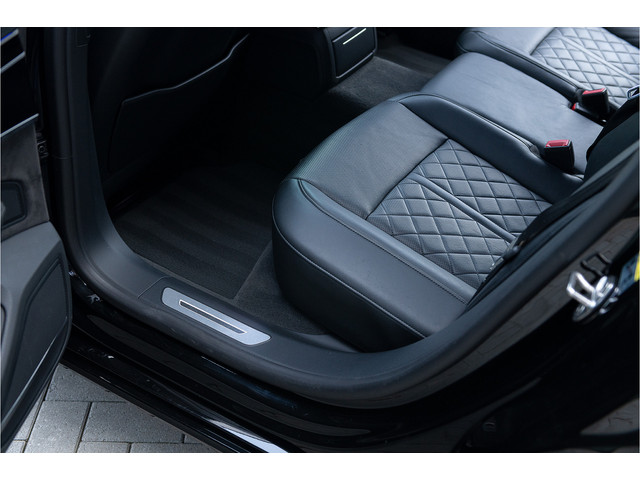 Audi A8 60 TFSI e quattro S-Line S-stoelen Pano B&O 360 Head Up Keyless Softclose Matrix Massage ACC