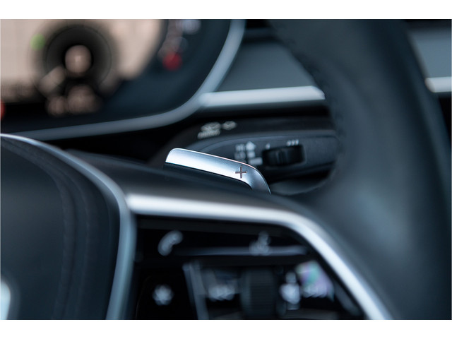 Audi A8 60 TFSI e quattro S-Line S-stoelen Pano B&O 360 Head Up Keyless Softclose Matrix Massage ACC