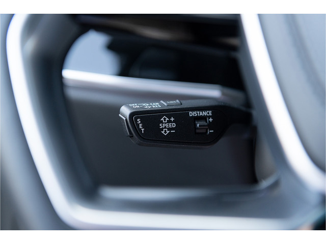 Audi A8 60 TFSI e quattro S-Line S-stoelen Pano B&O 360 Head Up Keyless Softclose Matrix Massage ACC
