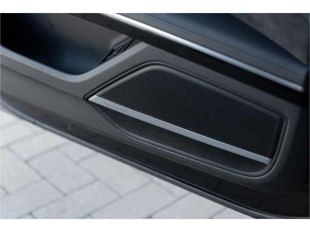 Audi A8 60 TFSI e quattro S-Line S-stoelen Pano B&O 360 Head Up Keyless Softclose Matrix Massage ACC