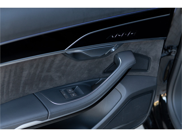 Audi A8 60 TFSI e quattro S-Line S-stoelen Pano B&O 360 Head Up Keyless Softclose Matrix Massage ACC