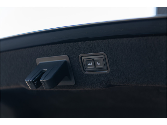 Audi A8 60 TFSI e quattro S-Line S-stoelen Pano B&O 360 Head Up Keyless Softclose Matrix Massage ACC