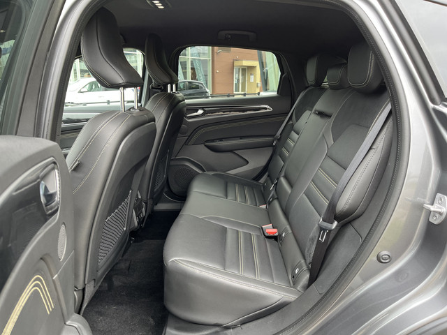 Renault Arkana 1.6 E-Tech hybrid 145 PK E-Tech Engineered   Dealer onderhouden   Stoelverw. + Stuurverw.   Camera   18'' LMV