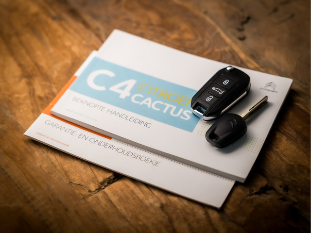 Citroen C4 Cactus 1.2 PureTech Sport (APPLE CARPLAY, GROOT NAVI, CLIMATE, LM VELGEN, GETINT GLAS, SPORTSTOELEN, CRUISE, PARKEERSENSOREN, NIEUWE AP