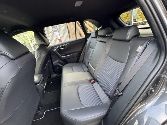 Toyota RAV4 2.5 HYBRID BI-TONE JBL-AUDIO PARKCAMERA EL-KLEP APPLE ANDROID STOEL STUURVERW. KEYLESS