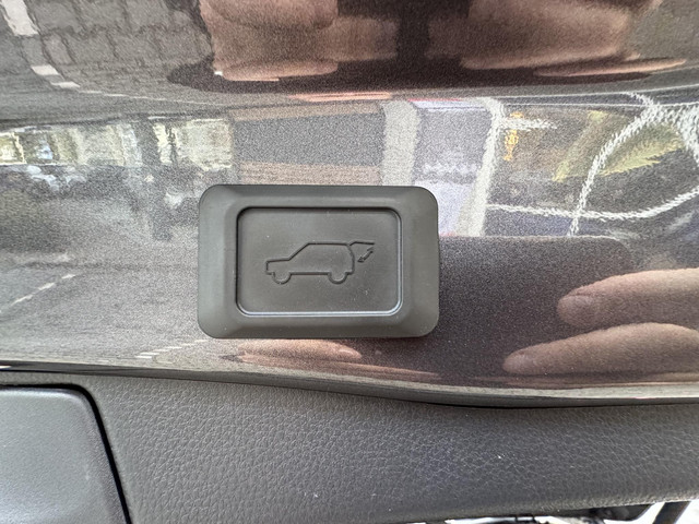 Toyota RAV4 2.5 HYBRID BI-TONE JBL-AUDIO PARKCAMERA EL-KLEP APPLE ANDROID STOEL STUURVERW. KEYLESS