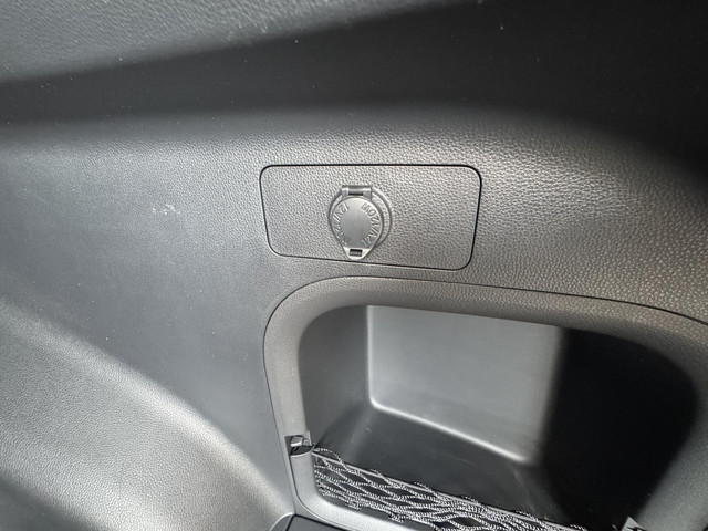 Toyota RAV4 2.5 HYBRID BI-TONE JBL-AUDIO PARKCAMERA EL-KLEP APPLE ANDROID STOEL STUURVERW. KEYLESS