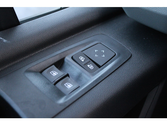 Renault Master T35 2.0 dCi 170pk L2H2 Extra DC - Navigatie - Camera - 270 gr deuren - Parkeersensoren - Draadloos laden - Rijklaar