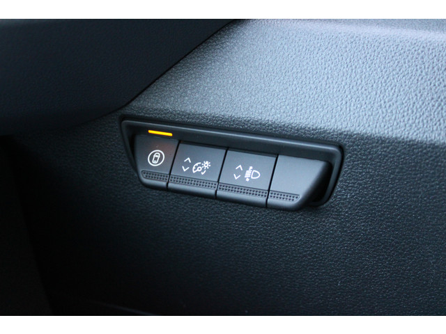 Renault Master T35 2.0 dCi 170pk L2H2 Extra DC - Navigatie - Camera - 270 gr deuren - Parkeersensoren - Draadloos laden - Rijklaar