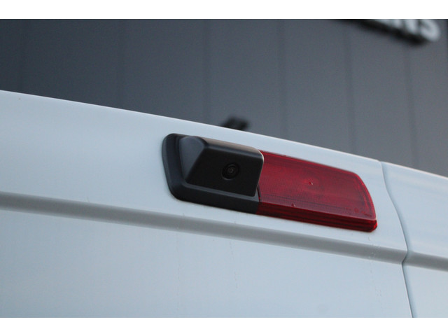 Renault Trafic 2.0 Blue dCi 170 T30 L2H1 Extra 170pk - 2x Schuifdeur - Betimmering - Stoelverwarming - Trekhaak - Camera - LED - Blind Spot - R