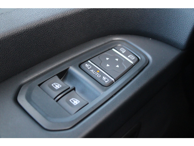 Renault Trafic 2.0 Blue dCi 170 T30 L2H1 Extra 170pk - 2x Schuifdeur - Betimmering - Stoelverwarming - Trekhaak - Camera - LED - Blind Spot - R