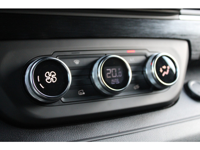 Renault Trafic 2.0 Blue dCi 170 T30 L2H1 Extra 170pk - 2x Schuifdeur - Betimmering - Stoelverwarming - Trekhaak - Camera - LED - Blind Spot - R