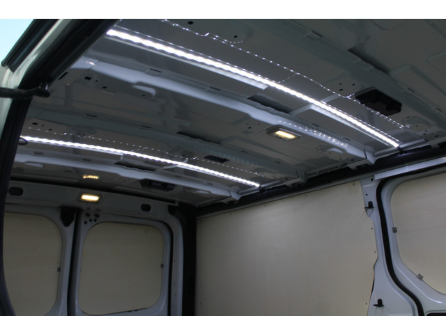 Renault Trafic 2.0 Blue dCi 170 T30 L2H1 Extra 170pk - 2x Schuifdeur - Betimmering - Stoelverwarming - Trekhaak - Camera - LED - Blind Spot - R
